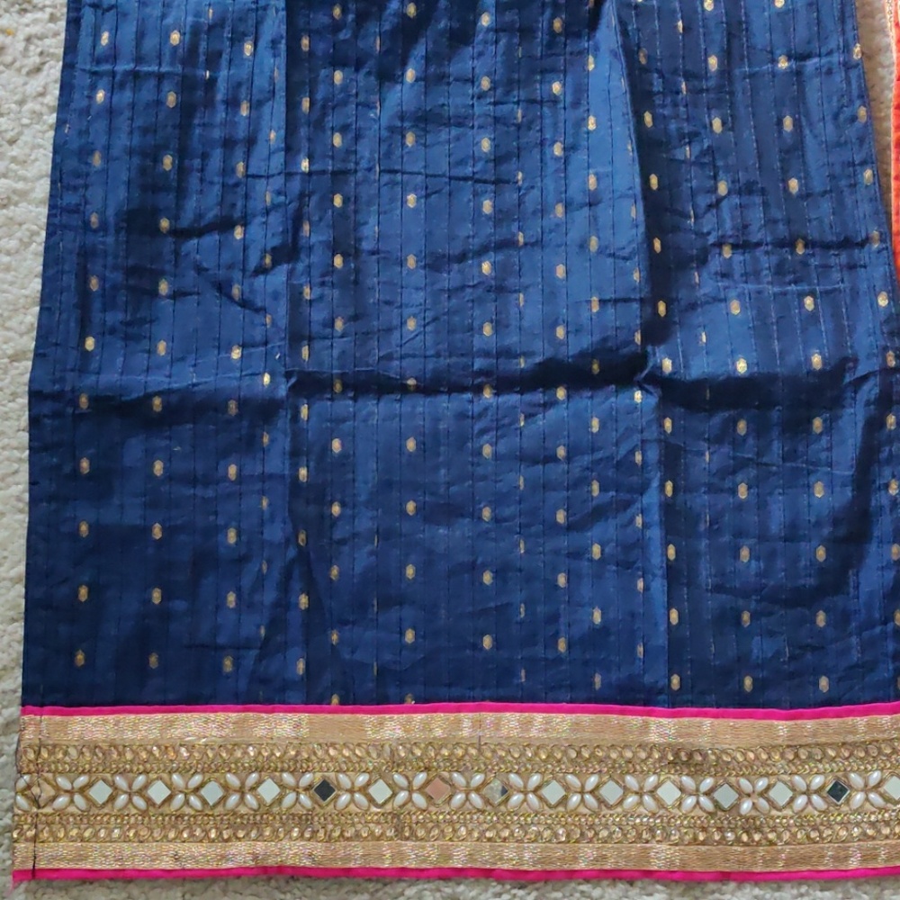 Suit - Picture 2 of 5